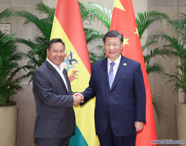 习近平会见玻利维亚总统阿尔塞